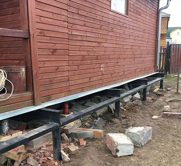 Ремонт старого фундамента винтовыми сваями в Алексине